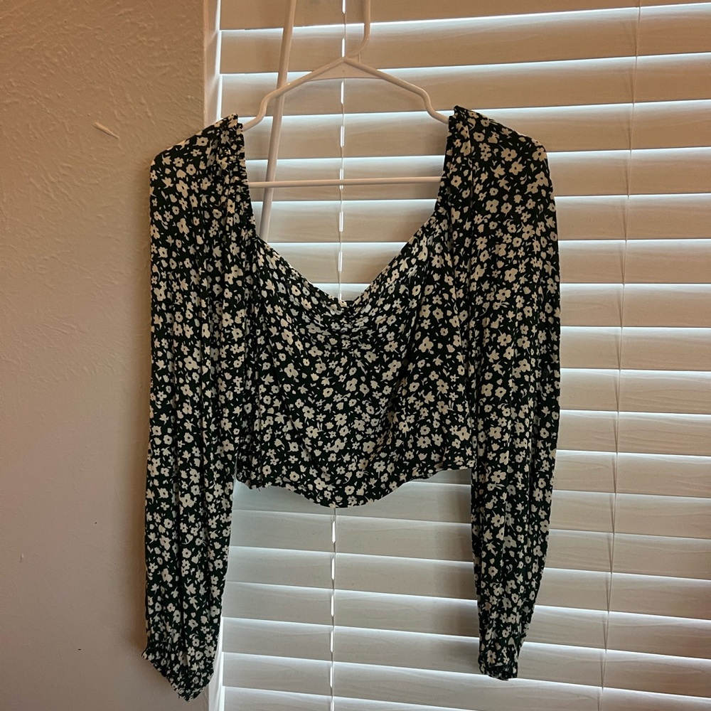 Elodie Long Sleeve Floral Crop Top Size medium